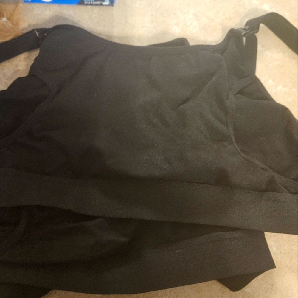 GUC SET of 2 Pumping/nursing bras. Black, Large